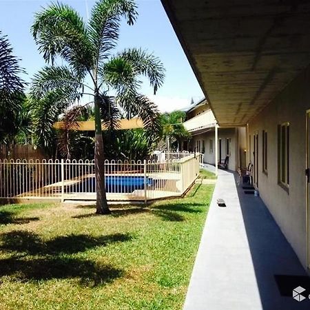 Edmonton Lodge ภายนอก รูปภาพ