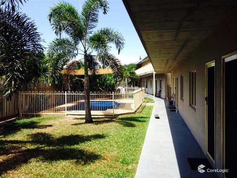 Edmonton Lodge ภายนอก รูปภาพ